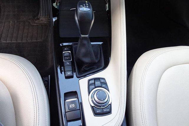 Photo of 2016 Alpine White BMW X1