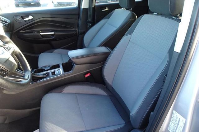 Photo of 2018 Ingot Silver Metallic Ford Escape