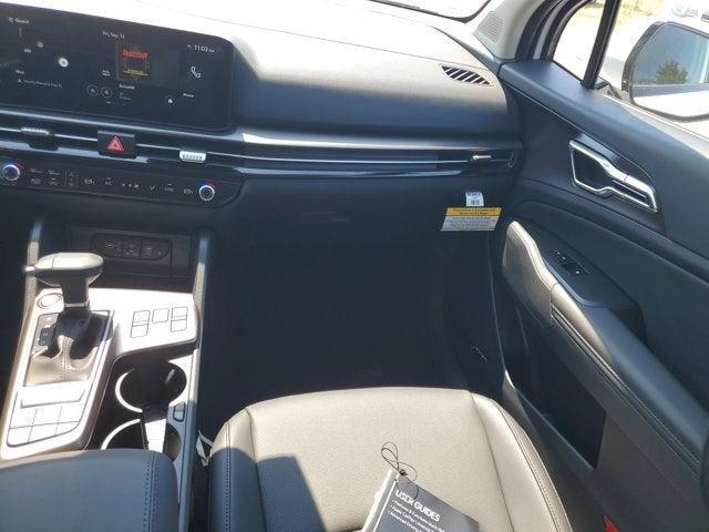 Photo of 2026 Glacial White Pearl Kia Sportage