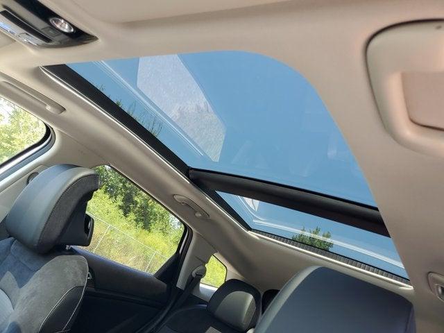 Photo of 2026 Glacial White Pearl Kia Sportage