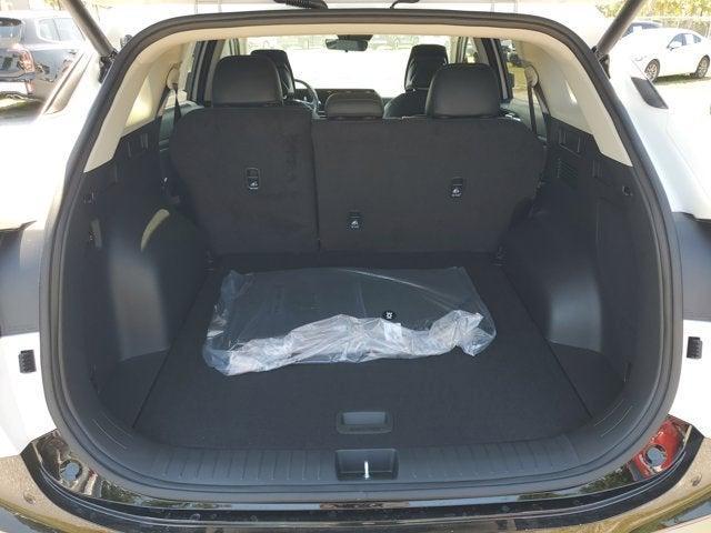 Photo of 2026 Glacial White Pearl Kia Sportage