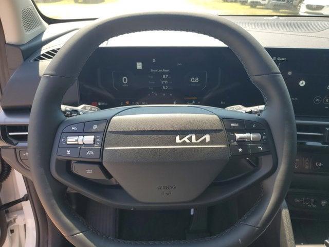 Photo of 2026 Glacial White Pearl Kia Sportage