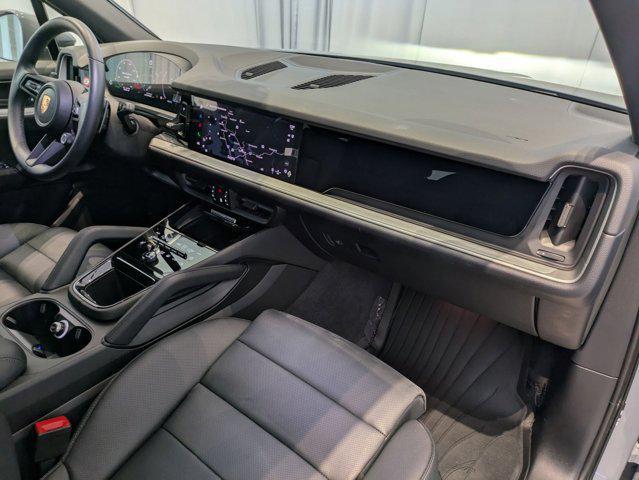 Photo of 2024 Arctic Grey Porsche Cayenne