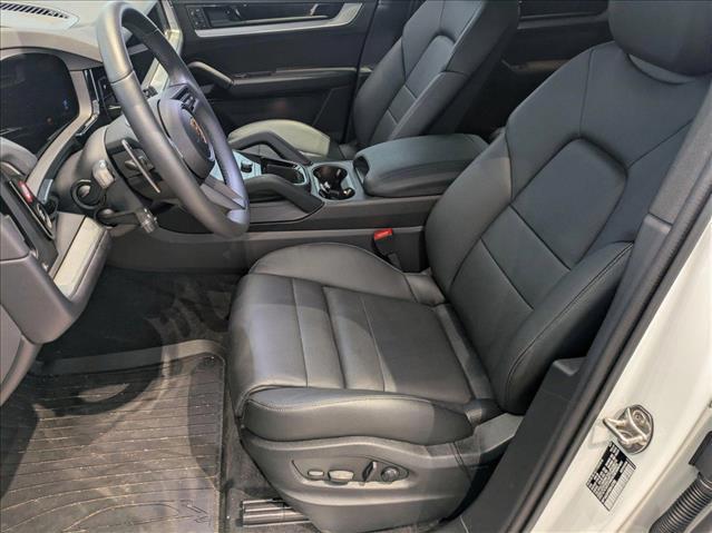 Photo of 2024 White Porsche Cayenne
