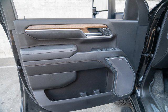 Photo of 2024 Black [Black] Chevrolet Silverado 2500