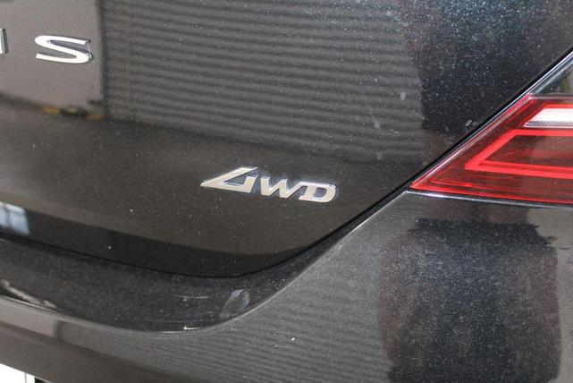 Photo of 2024 Vik Black Genesis G70