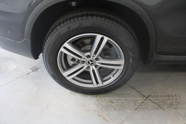 Photo of 2022 Graphite Gray Metallic Mercedes-Benz GLC 300