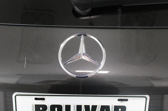 Photo of 2022 Graphite Gray Metallic Mercedes-Benz GLC 300