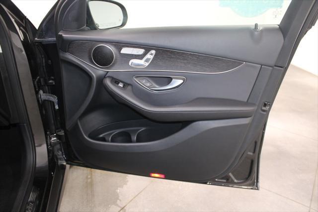 Photo of 2022 Graphite Gray Metallic Mercedes-Benz GLC 300