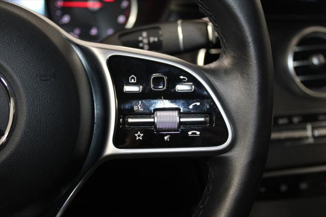 Photo of 2022 Graphite Gray Metallic Mercedes-Benz GLC 300