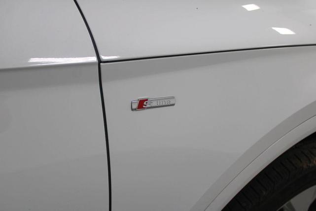 Photo of 2022 Ibis White Audi Q5