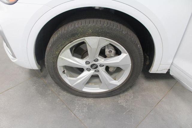 Photo of 2022 Ibis White Audi Q5