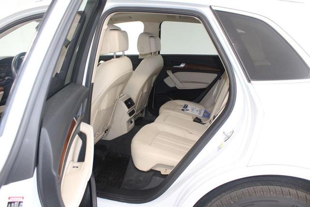 Photo of 2022 Ibis White Audi Q5