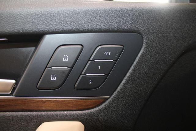 Photo of 2022 Ibis White Audi Q5
