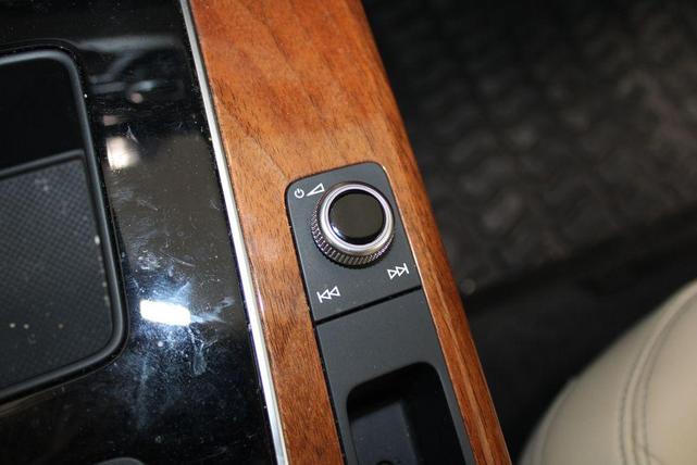 Photo of 2022 Ibis White Audi Q5