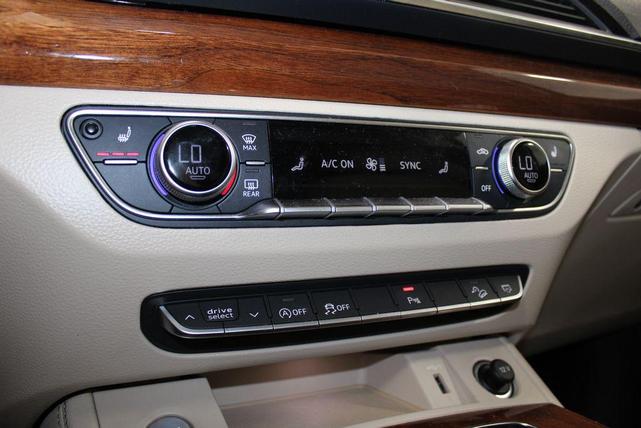 Photo of 2022 Ibis White Audi Q5