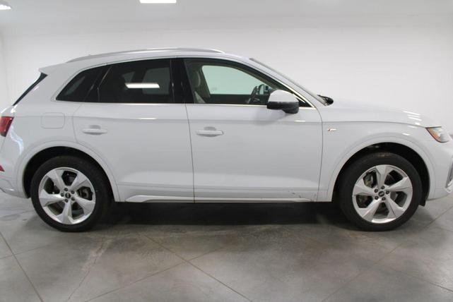 Photo of 2022 Ibis White Audi Q5