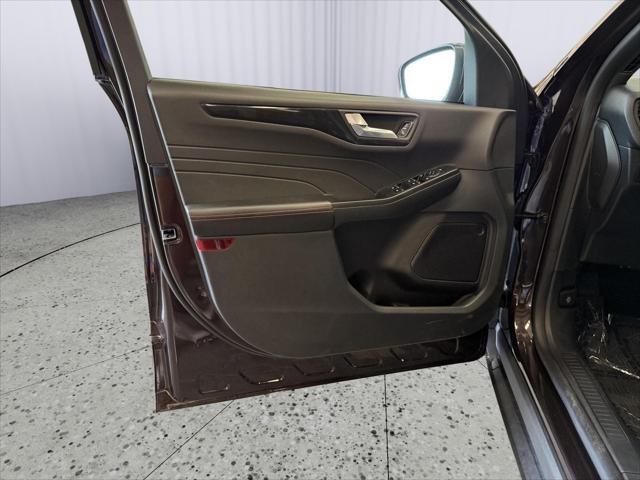 Photo of 2023 Cinnabar Red Metallic Premium Colorant Ford Escape