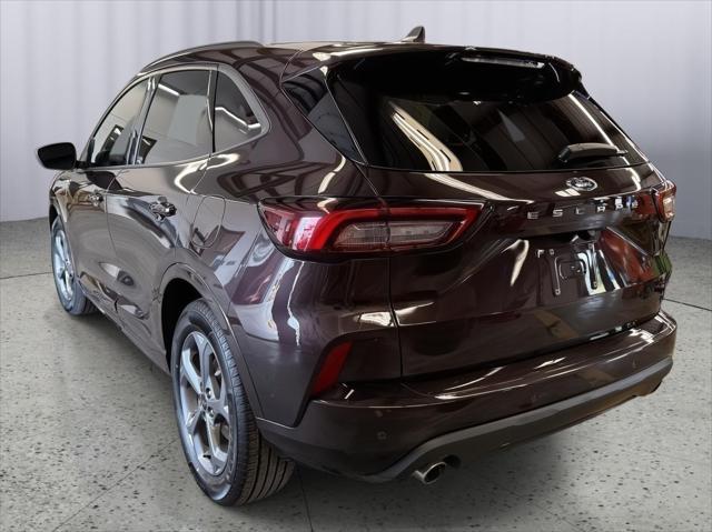 Photo of 2023 Cinnabar Red Metallic Premium Colorant Ford Escape