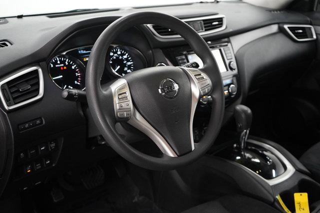 Photo of 2014 Super Black Nissan Rogue