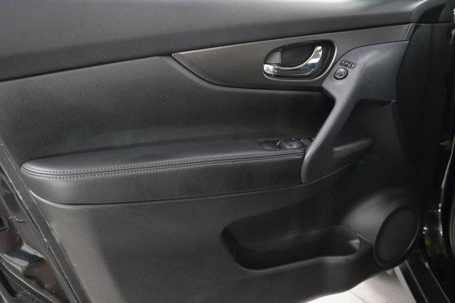Photo of 2014 Super Black Nissan Rogue