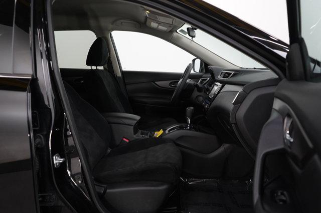 Photo of 2014 Super Black Nissan Rogue