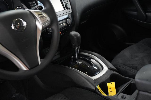 Photo of 2014 Super Black Nissan Rogue