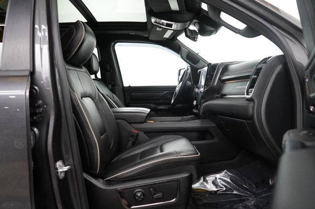 Photo of 2022 Granite Crystal Metallic Clearcoat RAM 1500