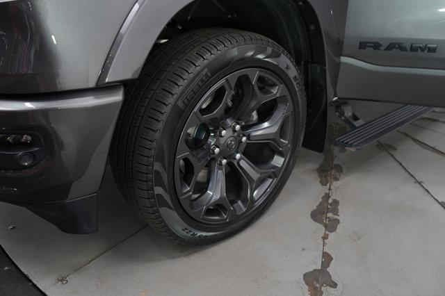 Photo of 2022 Granite Crystal Metallic Clearcoat RAM 1500
