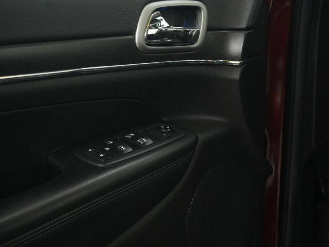 Photo of 2018 Velvet Red Pearlcoat Jeep Grand Cherokee