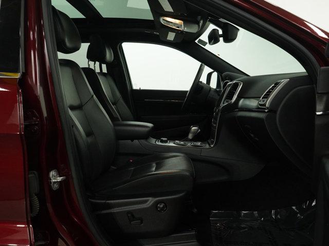 Photo of 2018 Velvet Red Pearlcoat Jeep Grand Cherokee