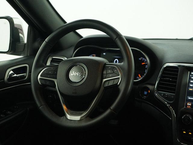 Photo of 2018 Velvet Red Pearlcoat Jeep Grand Cherokee