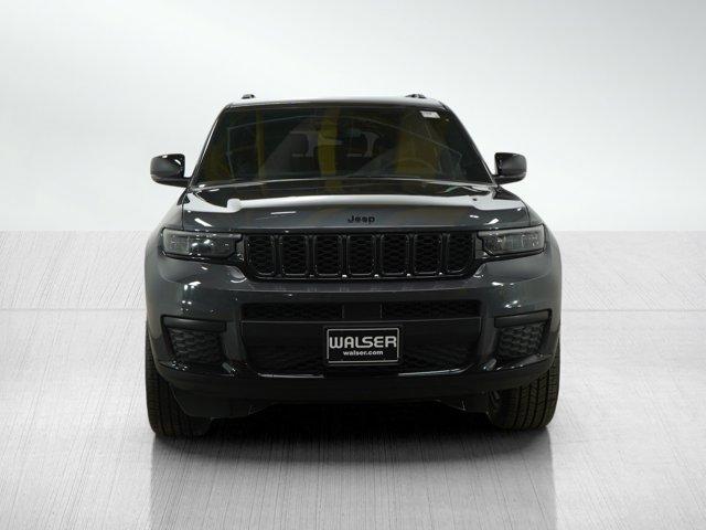 Photo of 2023 Baltic Gray Metallic Clearcoat Jeep Grand Cherokee L