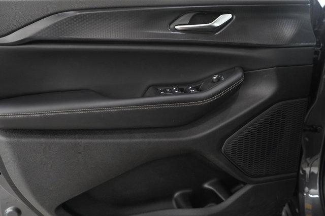 Photo of 2023 Baltic Gray Metallic Clearcoat Jeep Grand Cherokee L
