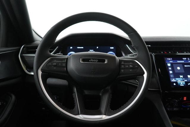 Photo of 2023 Baltic Gray Metallic Clearcoat Jeep Grand Cherokee L