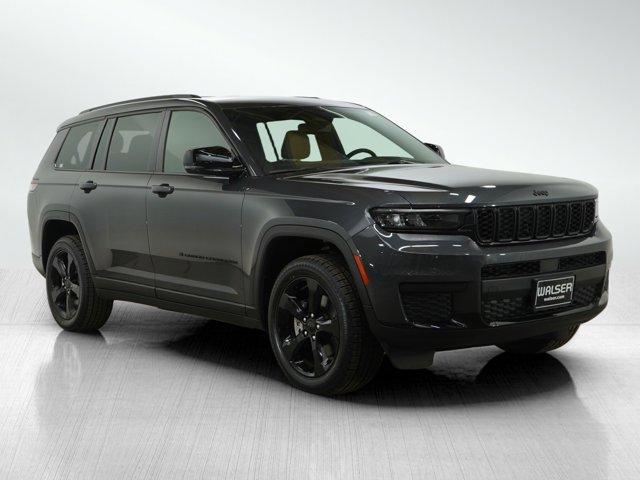 Photo of 2023 Baltic Gray Metallic Clearcoat Jeep Grand Cherokee L