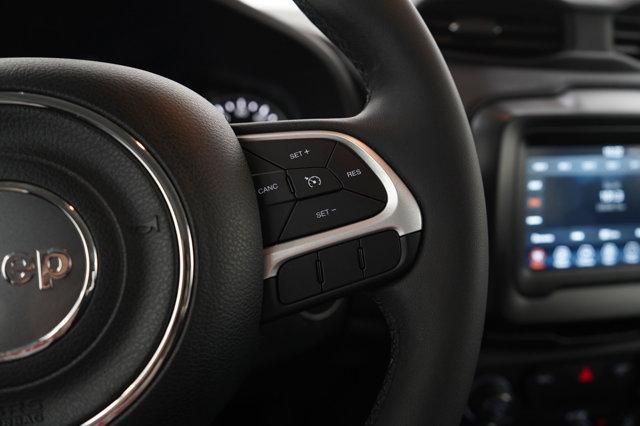 Photo of 2018 Alpine White Jeep Renegade