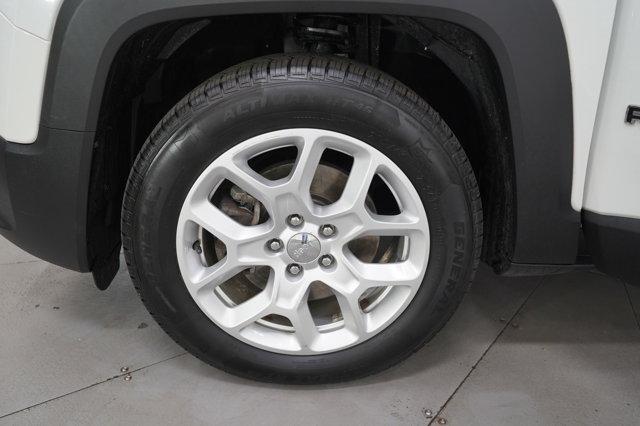 Photo of 2018 Alpine White Jeep Renegade