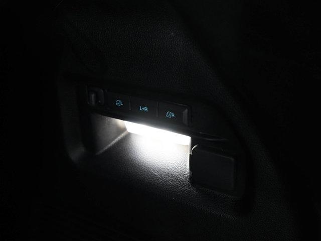 Photo of 2021 Star White Metallic Tri-Coat Ford Explorer