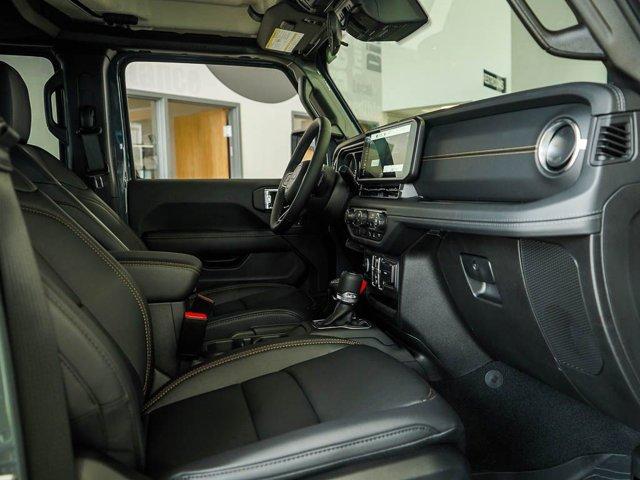 Photo of 2025 Anvil Clearcoat Jeep Gladiator