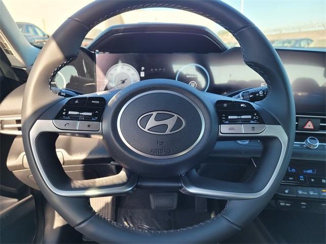 Photo of 2025 Gray Hyundai ELANTRA
