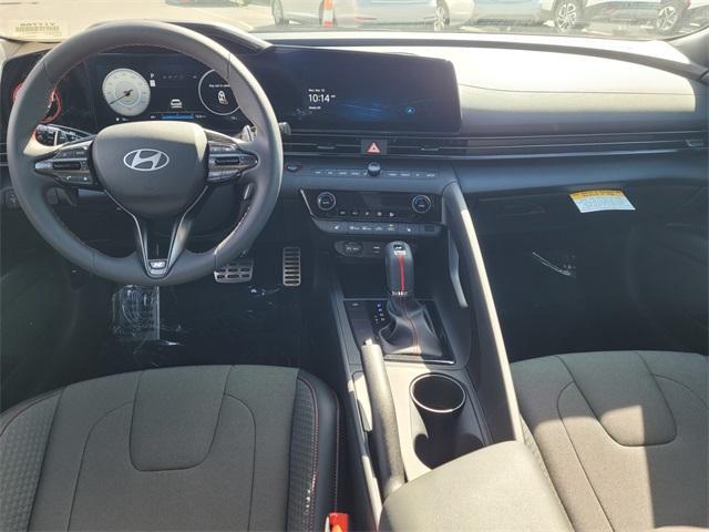 Photo of 2025 Black Hyundai ELANTRA