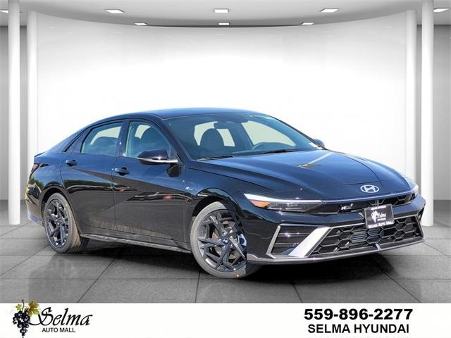 Photo of 2025 Black Hyundai ELANTRA