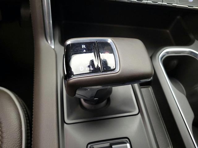 Photo of 2023 White GMC Sierra 1500