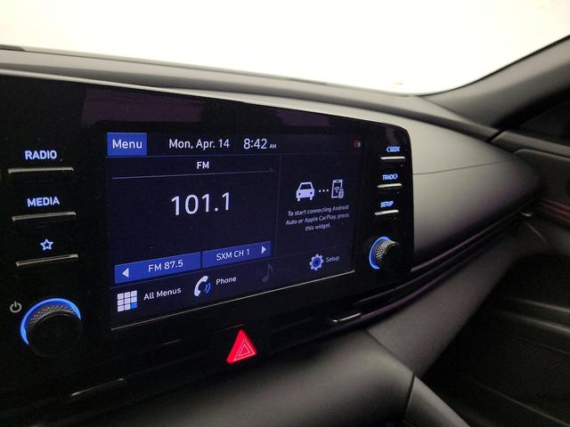 Photo of 2021 White Hyundai ELANTRA