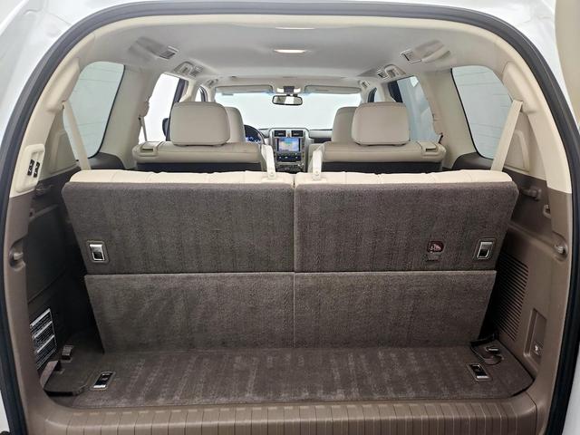 Photo of 2017 White Lexus GX 460