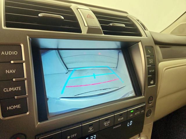 Photo of 2017 White Lexus GX 460