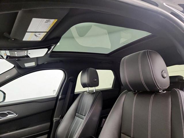 Photo of 2020 Black Land Rover Range Rover Velar
