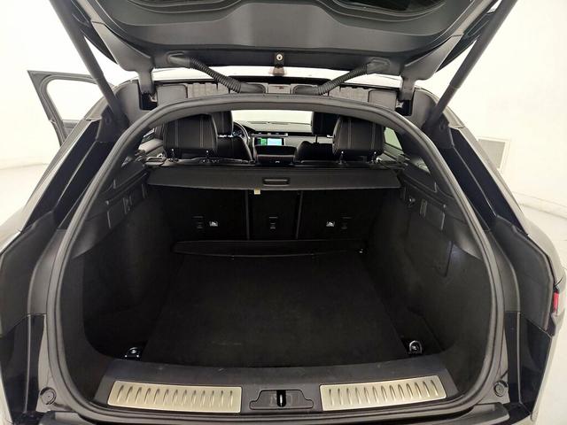 Photo of 2020 Black Land Rover Range Rover Velar