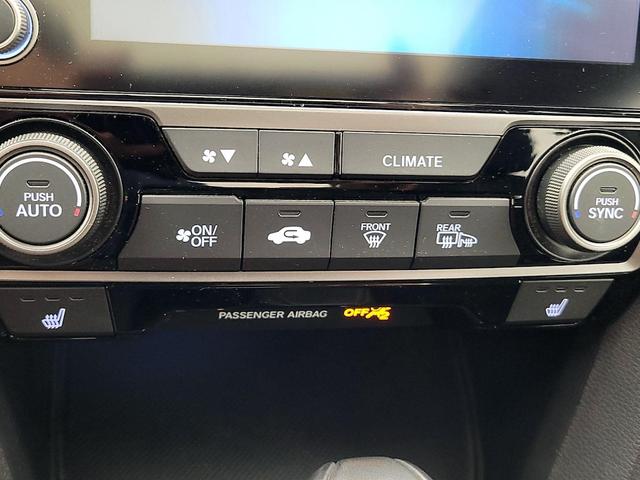 Photo of 2021 White Honda Civic